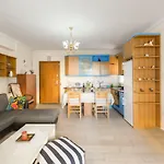 Big Modern Center Apartment, Balcony And Parking